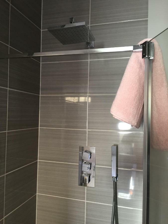 런던 Stunning 2 Bed Flat Shepherds Bush 아파트 외부 사진