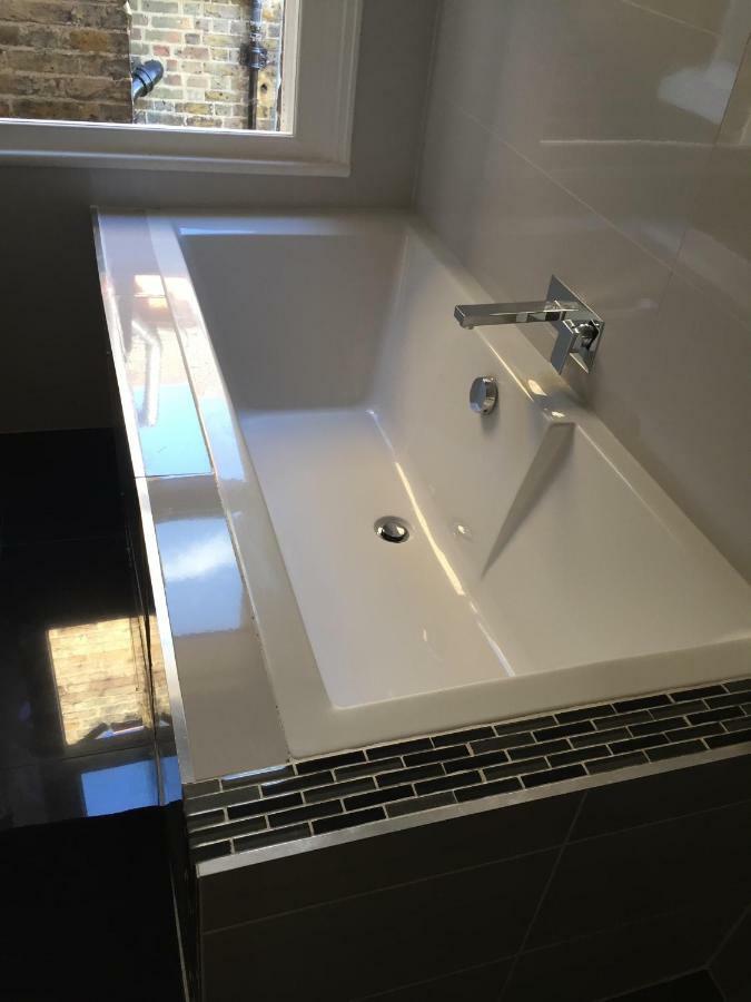 런던 Stunning 2 Bed Flat Shepherds Bush 아파트 외부 사진